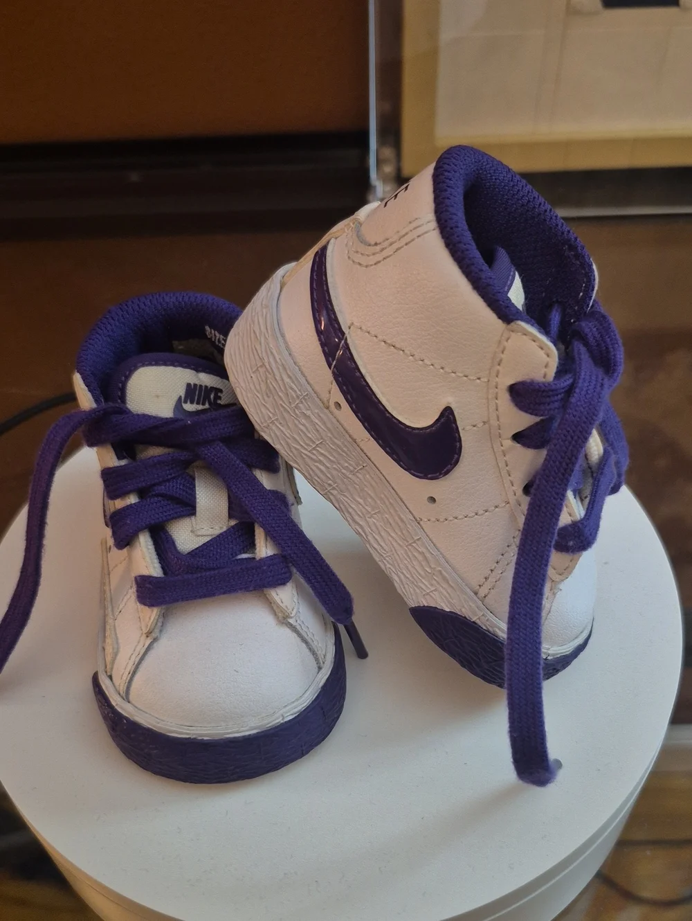 Nike Kids White and Purple Low-Top Sneakers